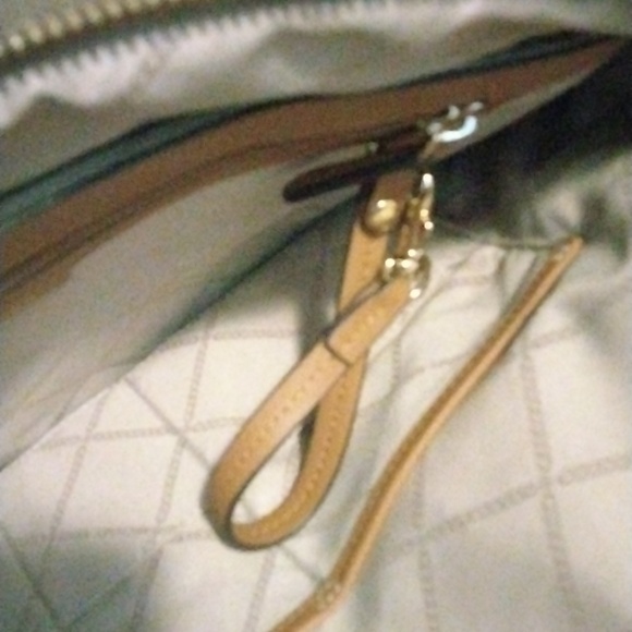 New Authentic Michael Kors Tote - Picture 12 of 12